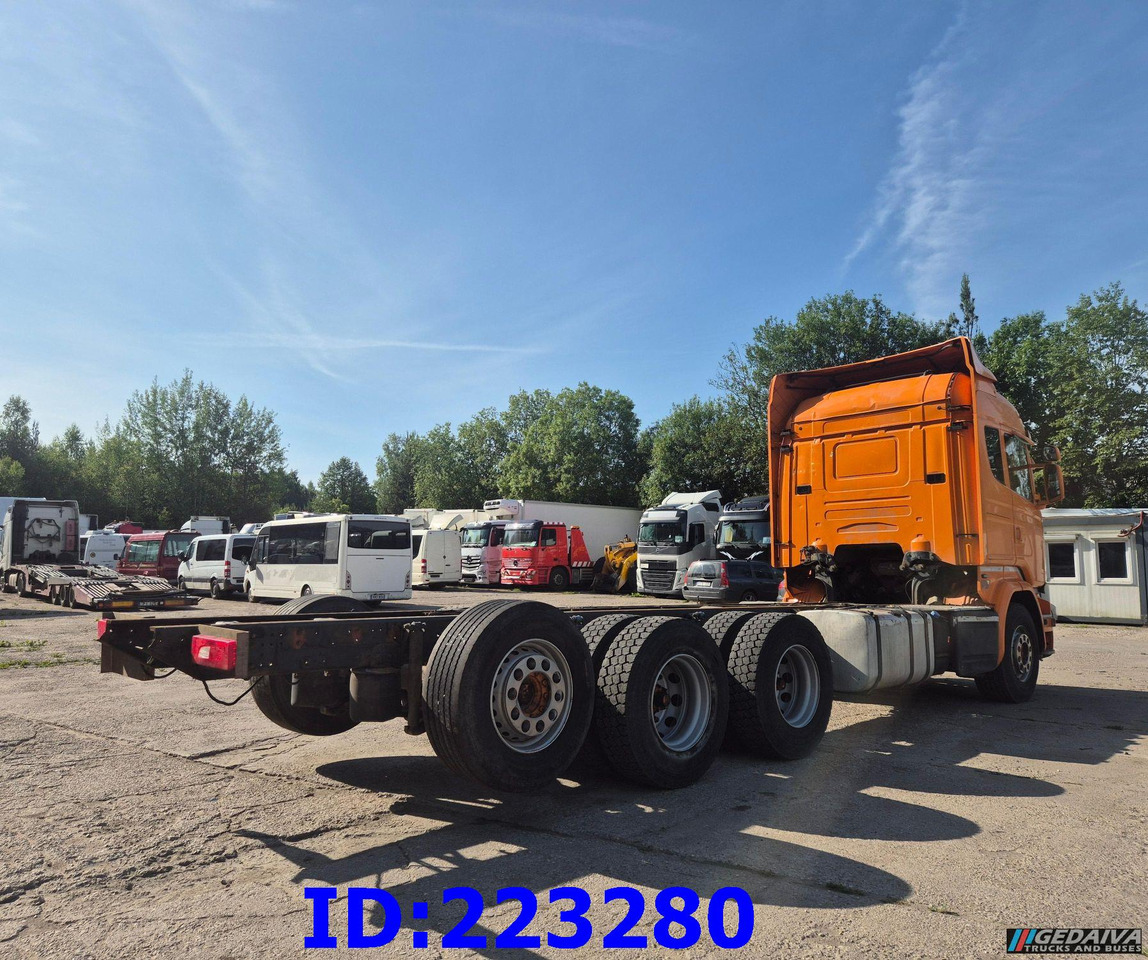 SCANIA R580 V8 8X4 Retarder (Steering axle) - Châssis cabine: photos 4 SCANIA R580 V8 8X4 Retarder (Steering axle) - Châssis cabine: photos 4