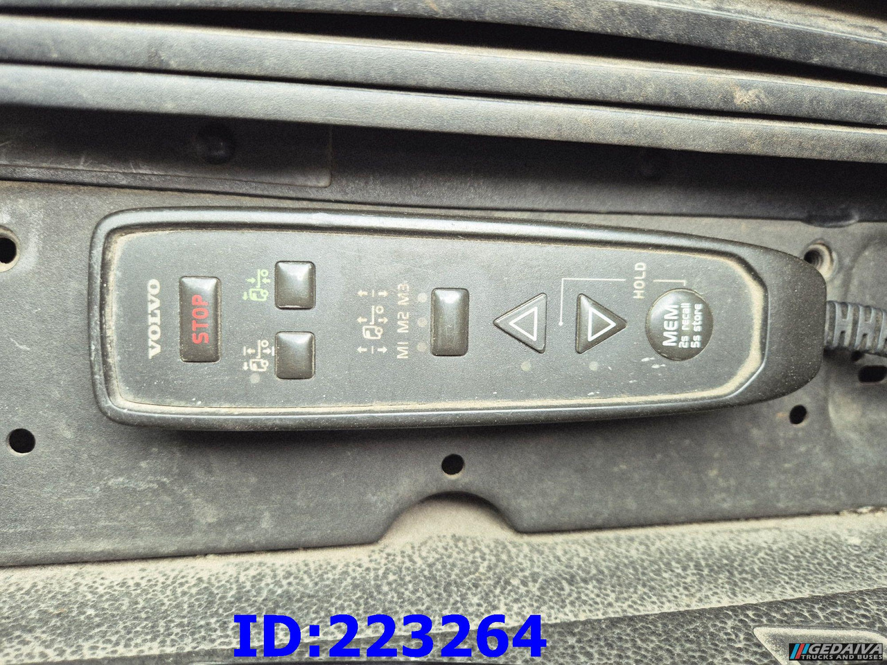 Camion frigorifique VOLVO FH13 460HP 6x2 Steering axle Euro6: photos 14
