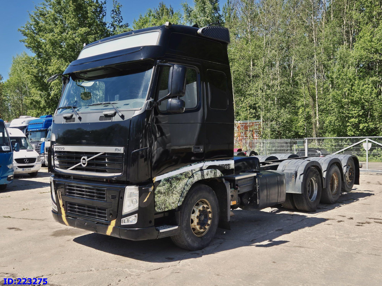 VOLVO FH13 540HP 8X4 (Steering axle) RETARDER - Châssis cabine: photos 1 VOLVO FH13 540HP 8X4 (Steering axle) RETARDER - Châssis cabine: photos 1