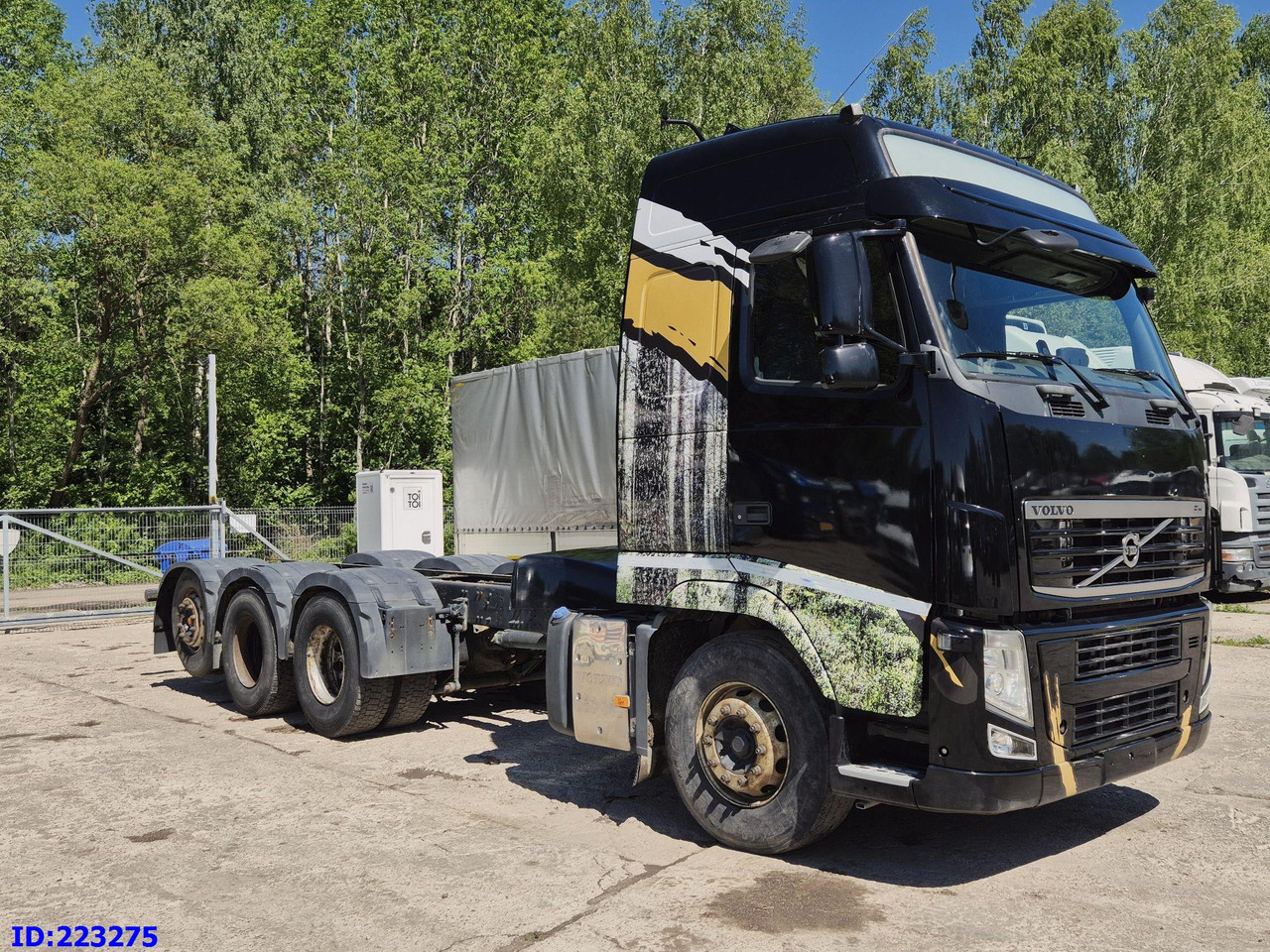 VOLVO FH13 540HP 8X4 (Steering axle) RETARDER - Châssis cabine: photos 4 VOLVO FH13 540HP 8X4 (Steering axle) RETARDER - Châssis cabine: photos 4