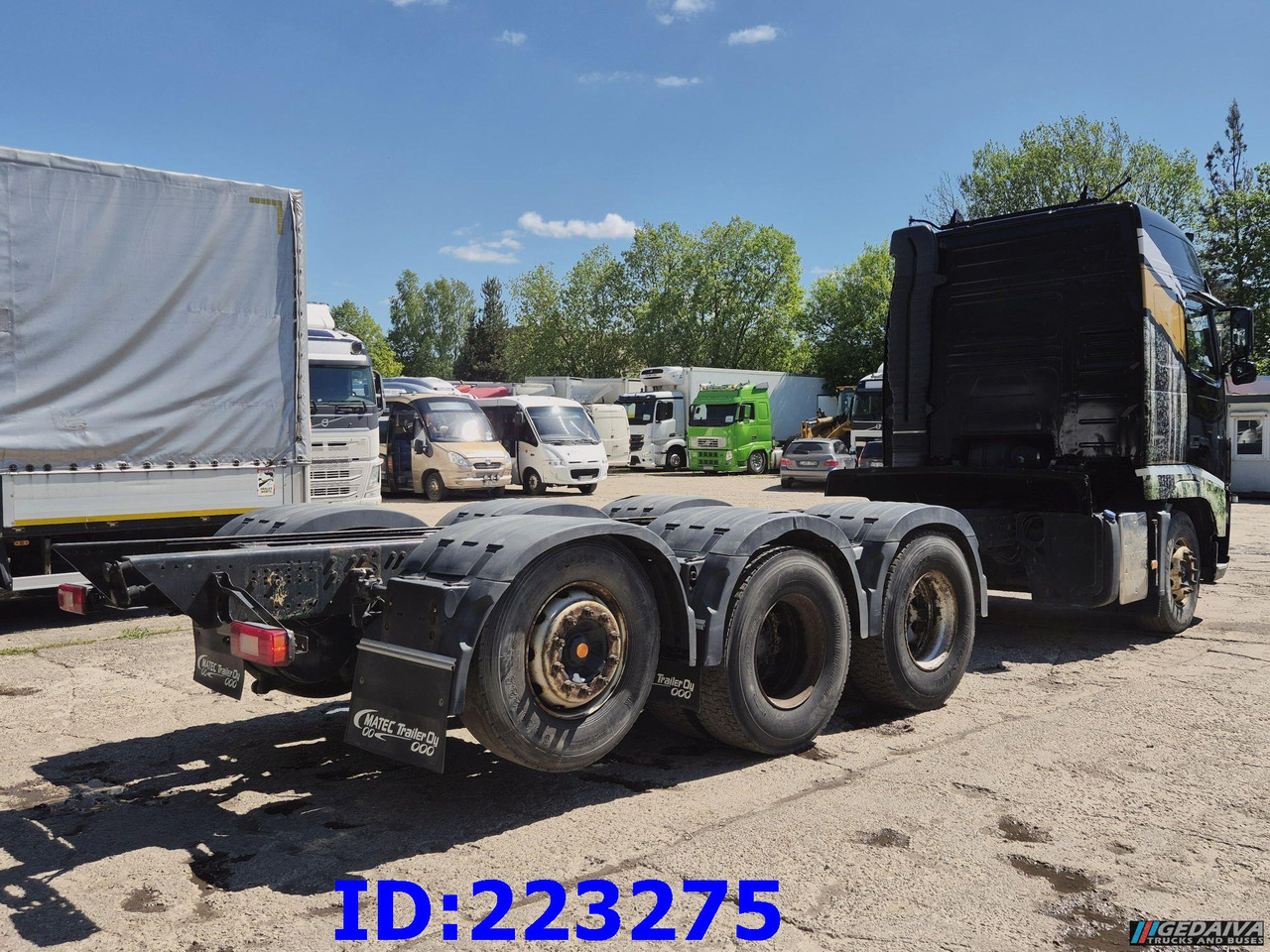 VOLVO FH13 540HP 8X4 (Steering axle) RETARDER - Châssis cabine: photos 4 VOLVO FH13 540HP 8X4 (Steering axle) RETARDER - Châssis cabine: photos 4