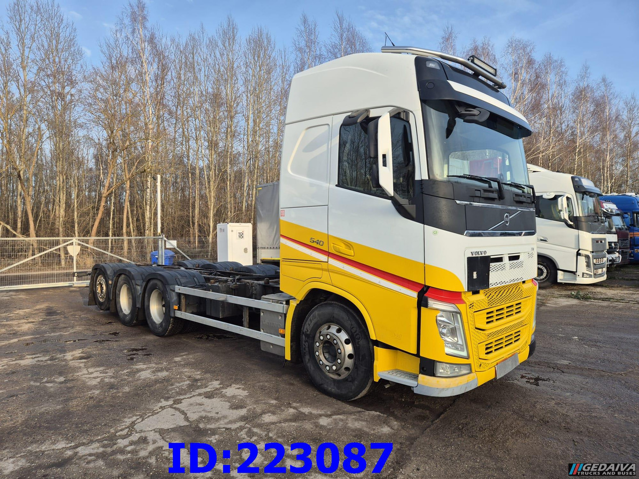 VOLVO FH13 540HP 8x4 Lifting axle - Châssis cabine: photos 4 VOLVO FH13 540HP 8x4 Lifting axle - Châssis cabine: photos 4