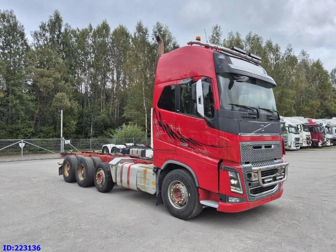 VOLVO FH16 750HP - 8x4 -Big Axles - Châssis cabine: photos 1 VOLVO FH16 750HP - 8x4 -Big Axles - Châssis cabine: photos 1