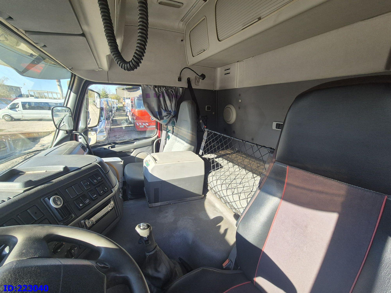 Camion benne VOLVO FM12 420HP 8x2: photos 18 Camion benne VOLVO FM12 420HP 8x2: photos 18