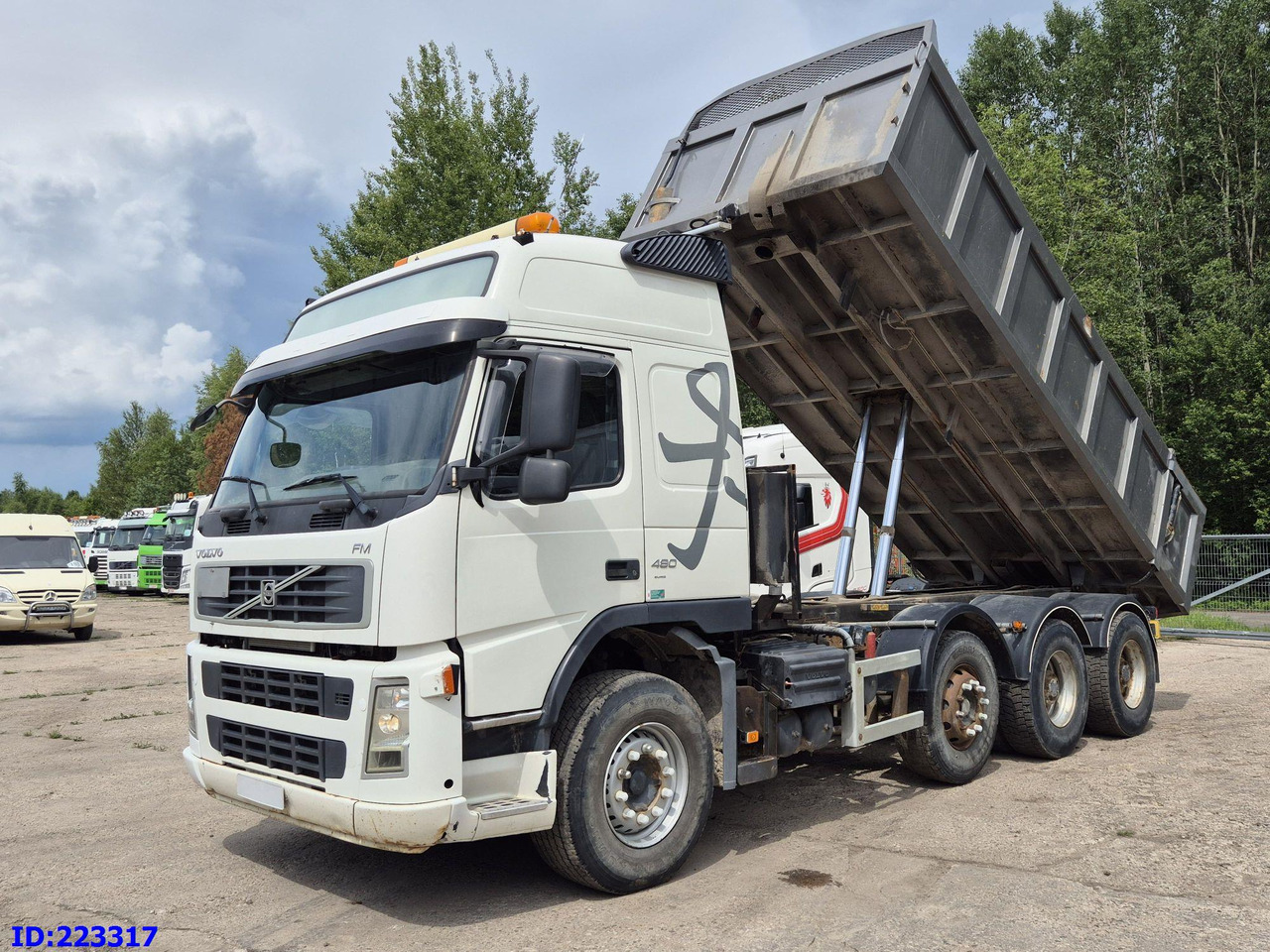 VOLVO FM13 480HP 8x4 (Big axle) - Camion benne: photos 1 VOLVO FM13 480HP 8x4 (Big axle) - Camion benne: photos 1