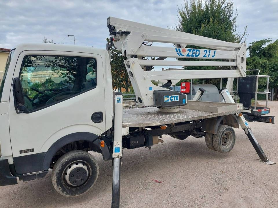 CTE ZED 21 J - Camion avec nacelle: photos 1 CTE ZED 21 J - Camion avec nacelle: photos 1