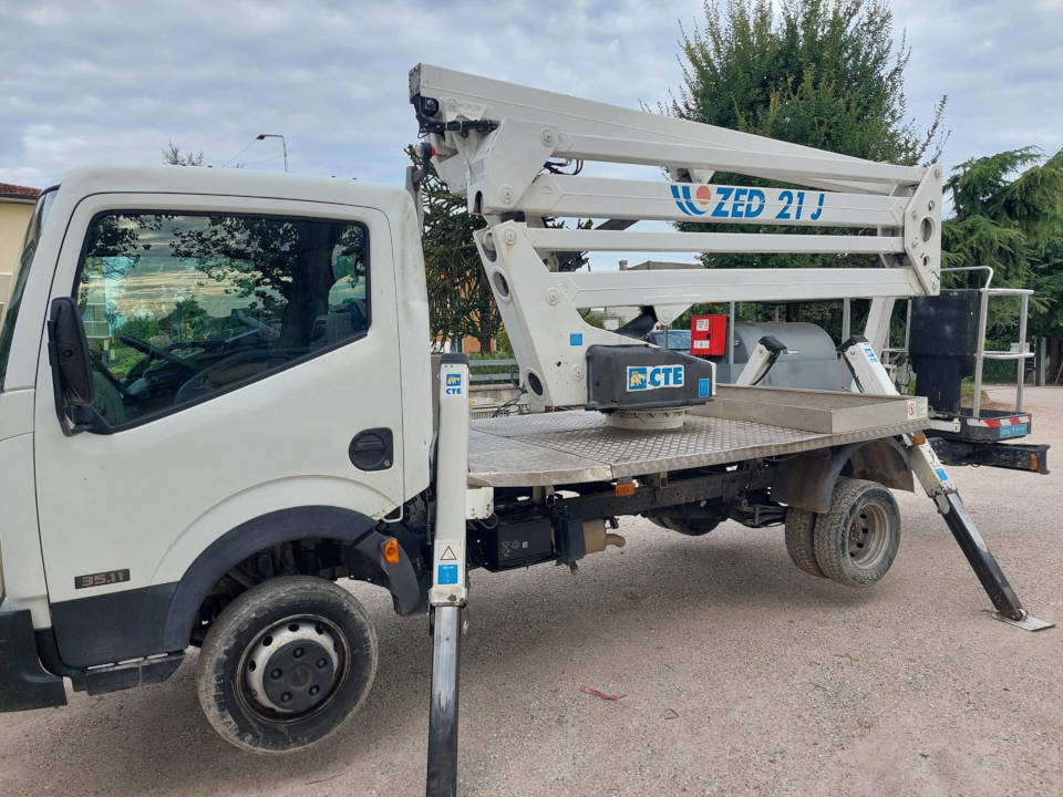 CTE ZED 21 J - Camion avec nacelle: photos 1 CTE ZED 21 J - Camion avec nacelle: photos 1