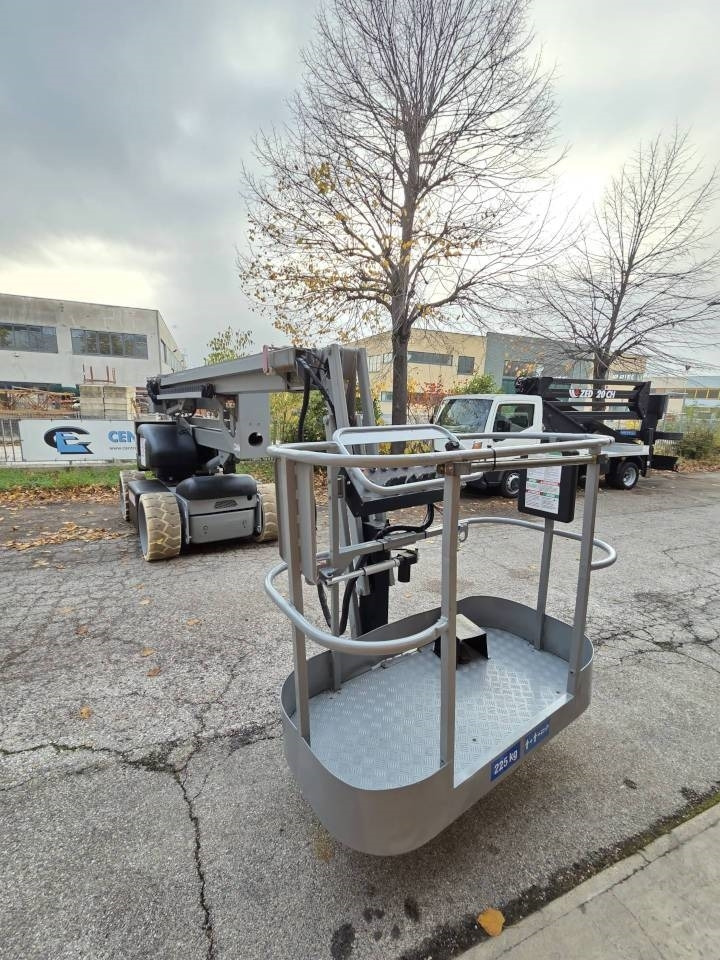 Niftylift HR 15 HDE - Nacelle articulée: photos 4 Niftylift HR 15 HDE - Nacelle articulée: photos 4