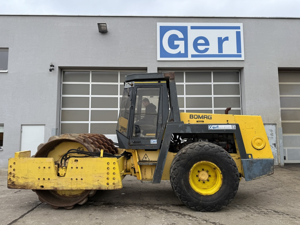 Bomag BW 217 PD-2 (111679) - Compacteur à pieds de mouton/ Monocylindre: photos 1 Bomag BW 217 PD-2 (111679) - Compacteur à pieds de mouton/ Monocylindre: photos 1