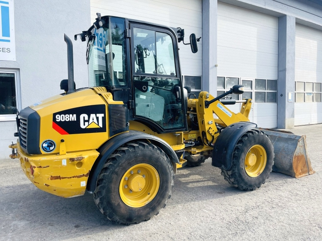 Chargeuse sur pneus Caterpillar 908M (3927): photos 7 Chargeuse sur pneus Caterpillar 908M (3927): photos 7
