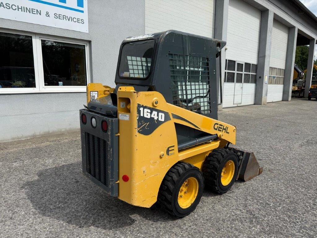Gehl SL1640E (4027) - Mini chargeuse: photos 4 Gehl SL1640E (4027) - Mini chargeuse: photos 4