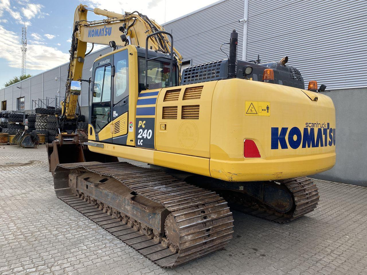 Komatsu PC240LC-11 - Pelle sur chenille: photos 2 Komatsu PC240LC-11 - Pelle sur chenille: photos 2