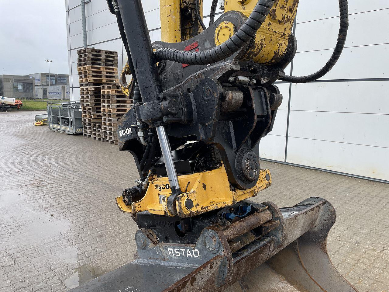 Pelle sur chenille Komatsu PC240LC-11EO: photos 11