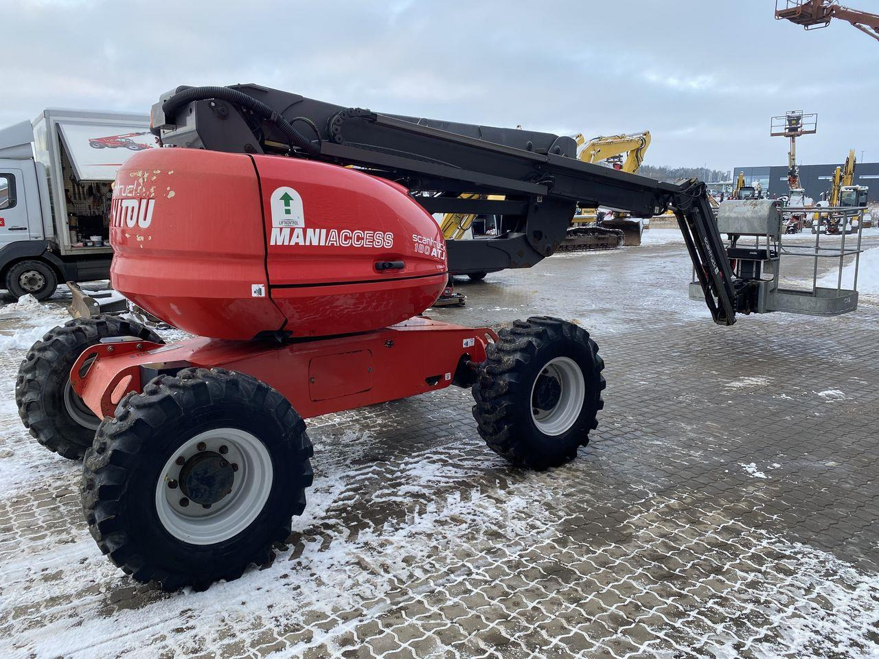 Manitou 180ATJ RC - Nacelle articulée: photos 4 Manitou 180ATJ RC - Nacelle articulée: photos 4
