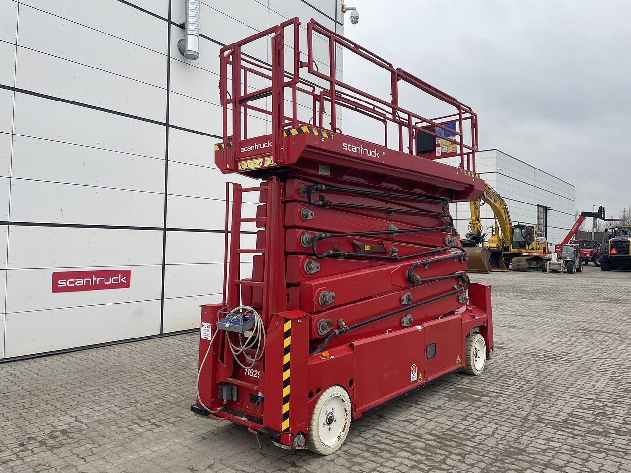 PB S225-12ES - Nacelle ciseaux: photos 4 PB S225-12ES - Nacelle ciseaux: photos 4