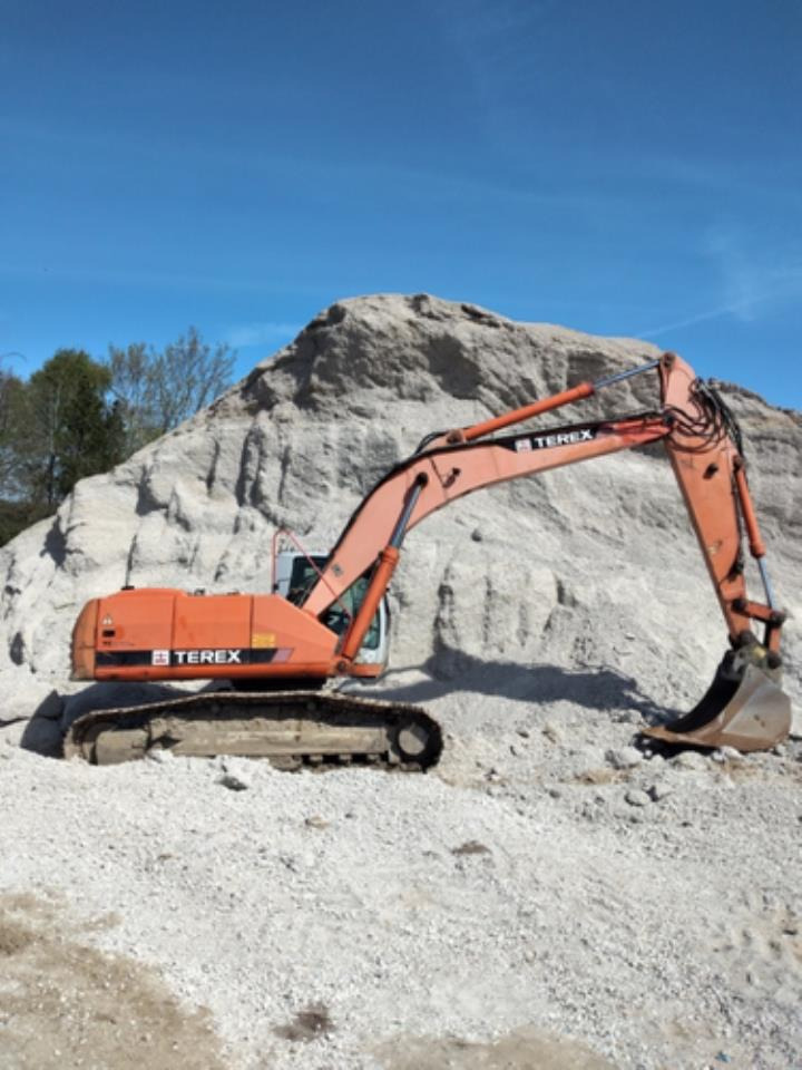 Terex TC240LC - Pelle sur chenille: photos 1 Terex TC240LC - Pelle sur chenille: photos 1