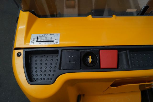 Jungheinrich EJC112 - Gerbeur: photos 4 Jungheinrich EJC112 - Gerbeur: photos 4