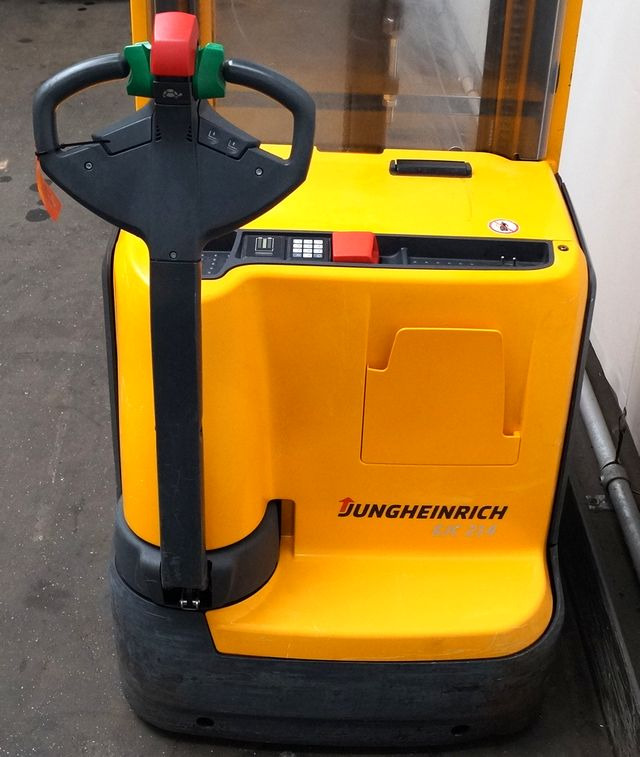 Jungheinrich EJC214 - Gerbeur: photos 3 Jungheinrich EJC214 - Gerbeur: photos 3