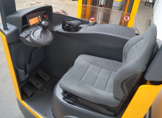 Jungheinrich ETV214 - Chariot à mât rétractable: photos 3 Jungheinrich ETV214 - Chariot à mât rétractable: photos 3