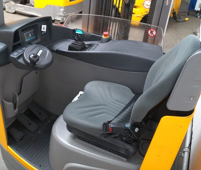 Jungheinrich ETV214 - Chariot à mât rétractable: photos 3 Jungheinrich ETV214 - Chariot à mât rétractable: photos 3