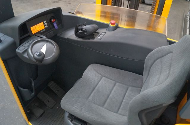 Jungheinrich ETV214 - Chariot à mât rétractable: photos 3 Jungheinrich ETV214 - Chariot à mât rétractable: photos 3