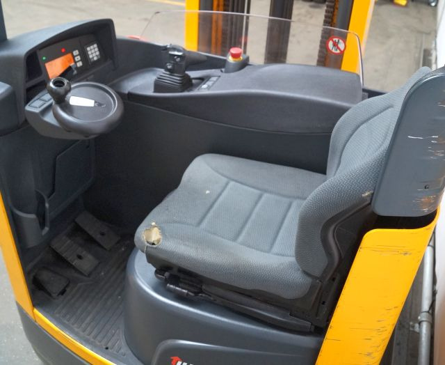 Jungheinrich ETV214 - Chariot à mât rétractable: photos 3 Jungheinrich ETV214 - Chariot à mât rétractable: photos 3