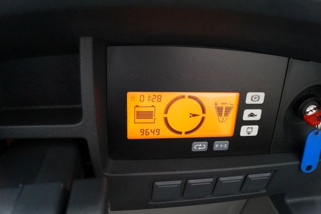 Jungheinrich ETV214 - Chariot à mât rétractable: photos 4 Jungheinrich ETV214 - Chariot à mât rétractable: photos 4