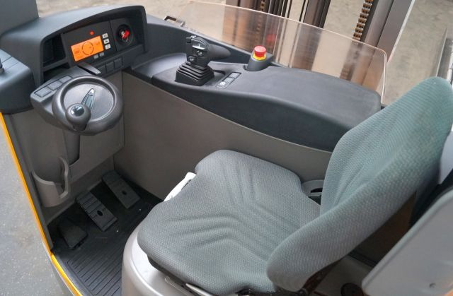 Jungheinrich ETV216 - Chariot à mât rétractable: photos 3 Jungheinrich ETV216 - Chariot à mât rétractable: photos 3