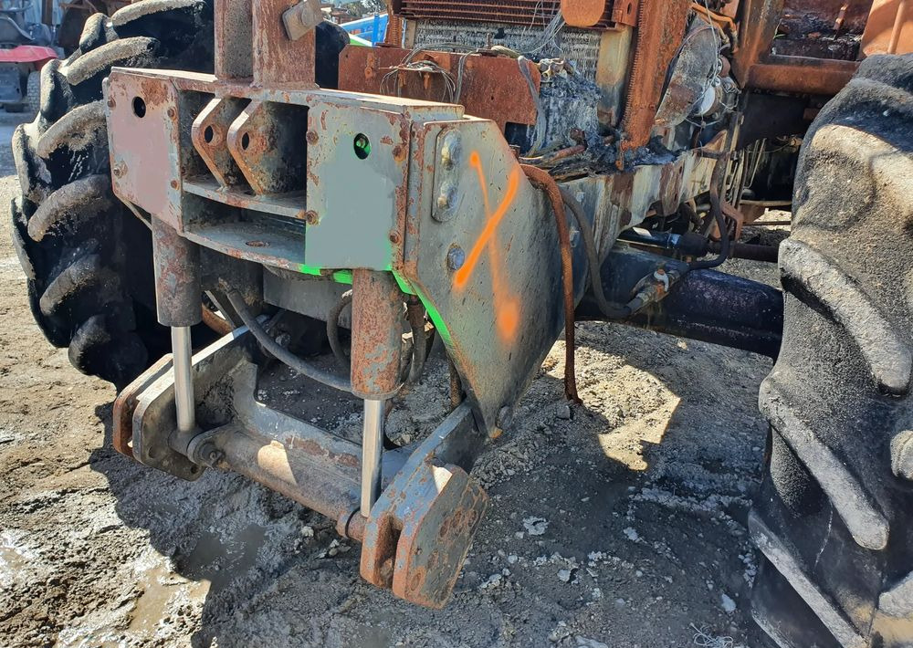 Claas Ares Renault 556 wał blok silnik głowica most zwolnica skrzynia - Boîte de vitesse pour Machine agricole: photos 3 Claas Ares Renault 556 wał blok silnik głowica most zwolnica skrzynia - Boîte de vitesse pour Machine agricole: photos 3