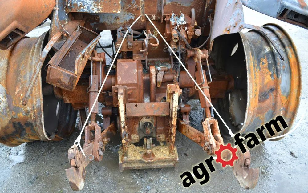 McCormick MC 115 110 skrzynia most silnik piasta zwolnica obudowa - Boîte de vitesse pour Machine agricole: photos 4 McCormick MC 115 110 skrzynia most silnik piasta zwolnica obudowa - Boîte de vitesse pour Machine agricole: photos 4