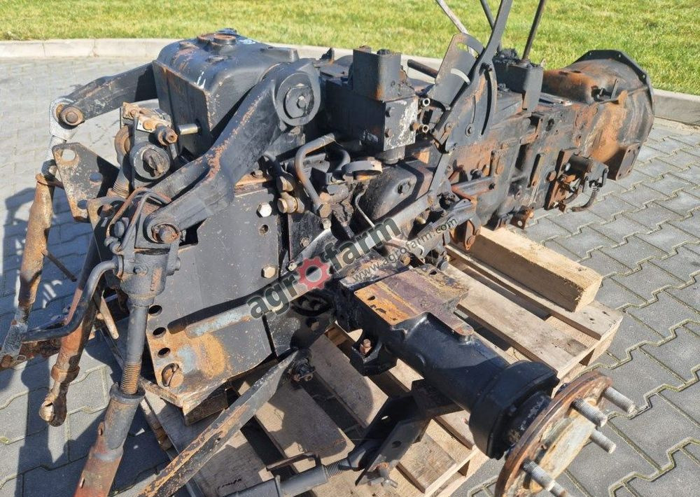 Skrzynia biegów, most tylny Case 833 3232742R1 - Boîte de vitesse: photos 3 Skrzynia biegów, most tylny Case 833 3232742R1 - Boîte de vitesse: photos 3