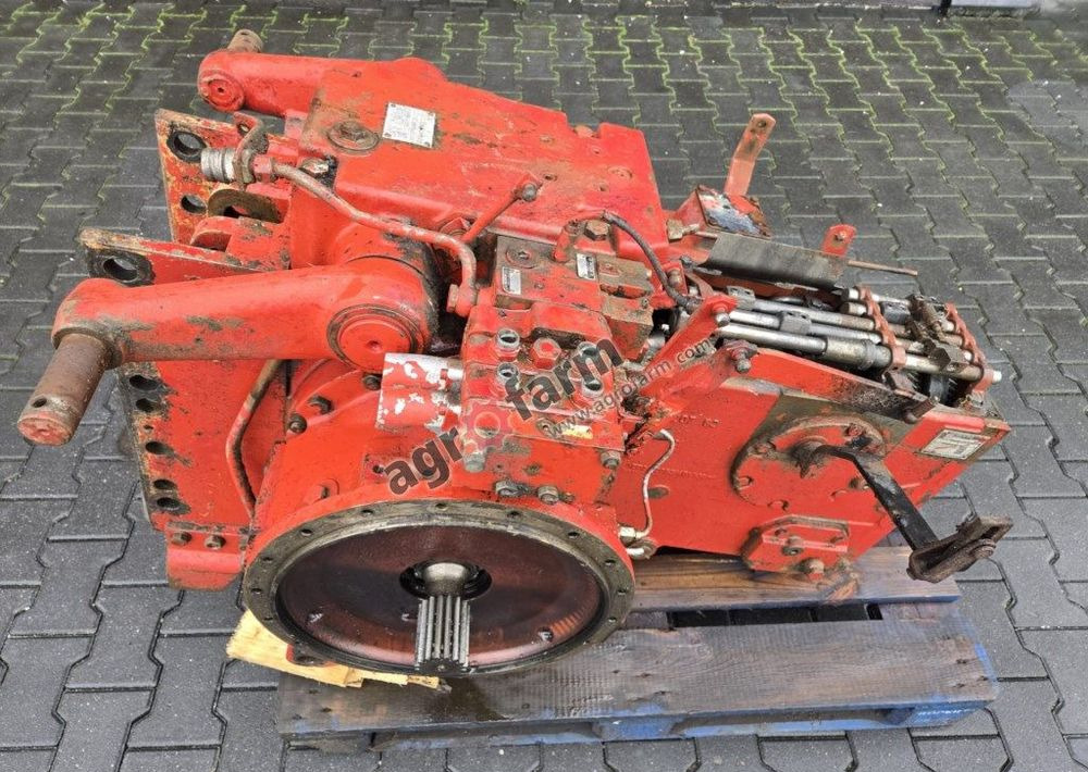 Skrzynia biegów, tylny most Case 1255 XL - Boîte de vitesse: photos 1 Skrzynia biegów, tylny most Case 1255 XL - Boîte de vitesse: photos 1