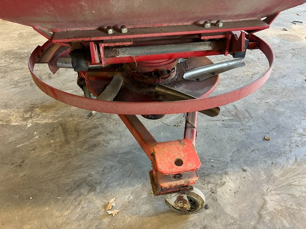 Lely 1500 kunstmest strooier - Distributeur d'engrais: photos 5 Lely 1500 kunstmest strooier - Distributeur d'engrais: photos 5