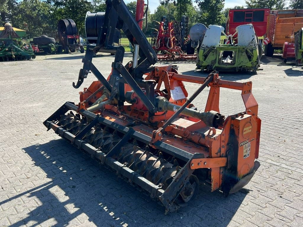 Pegoraro LH 300 frees  - Outils du sol: photos 4 Pegoraro LH 300 frees  - Outils du sol: photos 4