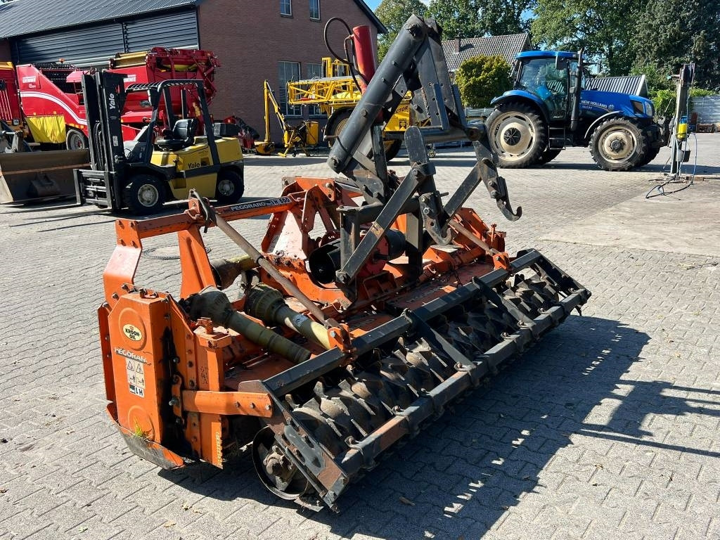 Pegoraro LH 300 frees  - Outils du sol: photos 3 Pegoraro LH 300 frees  - Outils du sol: photos 3