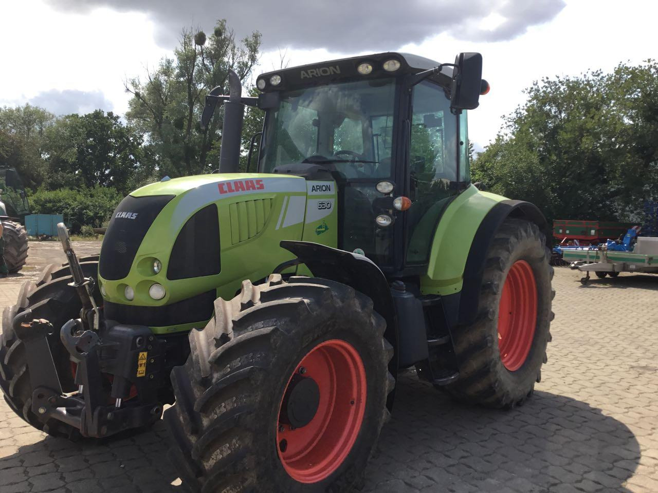 CLAAS Arion 630 - Tracteur agricole: photos 4 CLAAS Arion 630 - Tracteur agricole: photos 4