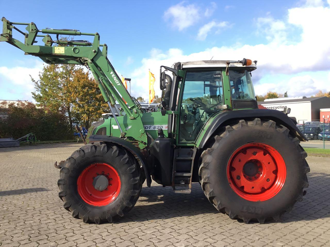 Fendt 820 Vario - Tracteur agricole: photos 1 Fendt 820 Vario - Tracteur agricole: photos 1