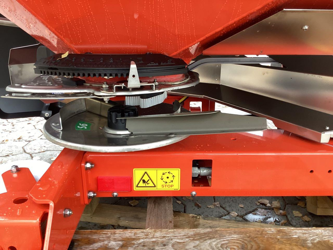 Rauch AXIS-H 50.2 EMC + W - Distributeur d'engrais: photos 5 Rauch AXIS-H 50.2 EMC + W - Distributeur d'engrais: photos 5