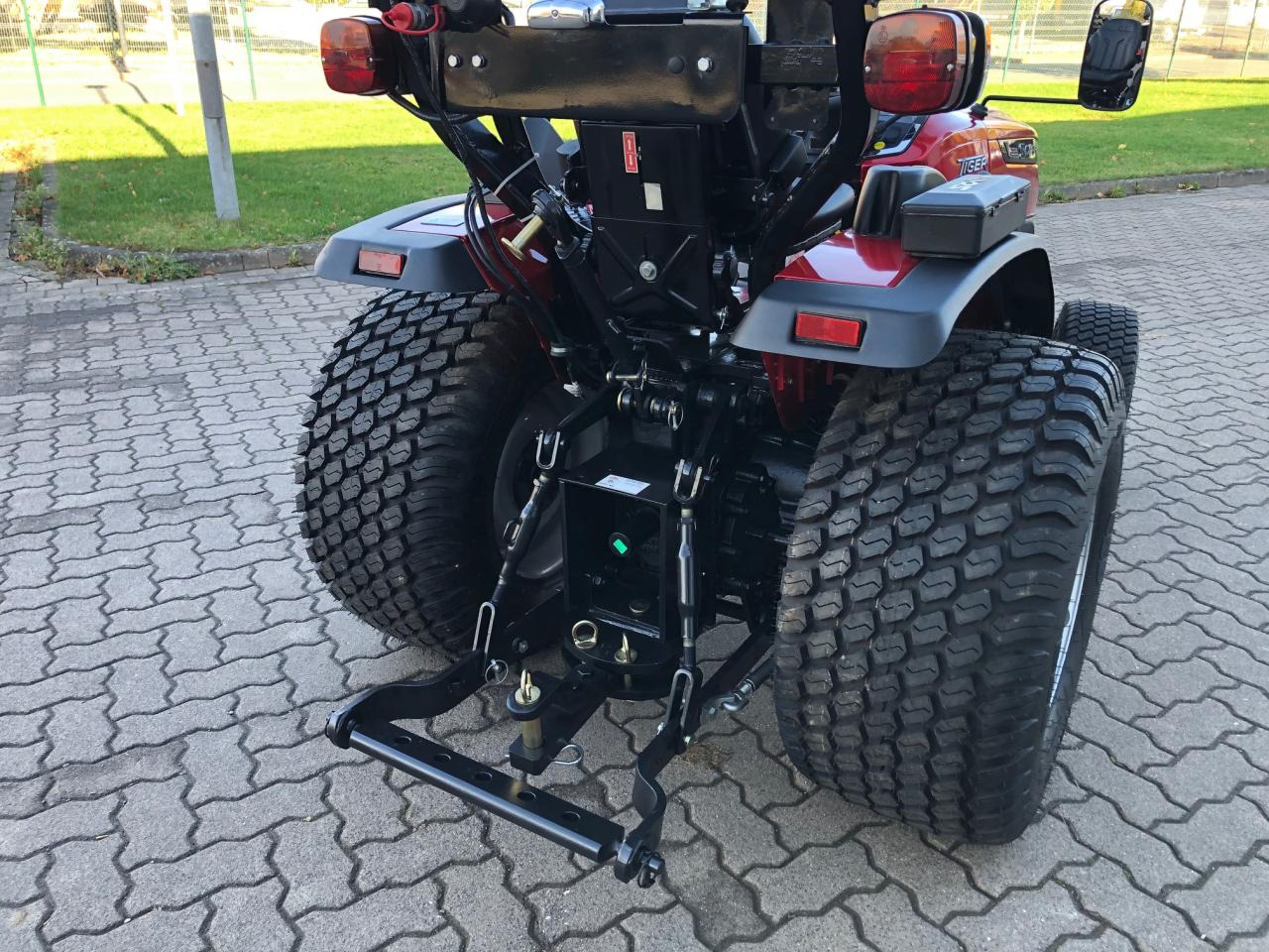 Solis 26 6+2 Tiger - Tracteur agricole: photos 4 Solis 26 6+2 Tiger - Tracteur agricole: photos 4