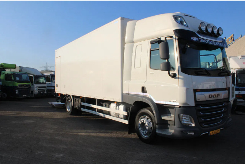 DAF CF 260 + EURO 6 + LIFT - Camion fourgon: photos 3 DAF CF 260 + EURO 6 + LIFT - Camion fourgon: photos 3
