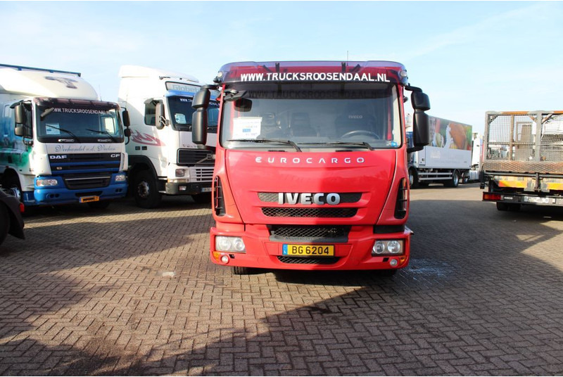 Iveco Eurocargo 100E18 + EURO 5 + LOW KM - Camion de pompier: photos 4 Iveco Eurocargo 100E18 + EURO 5 + LOW KM - Camion de pompier: photos 4