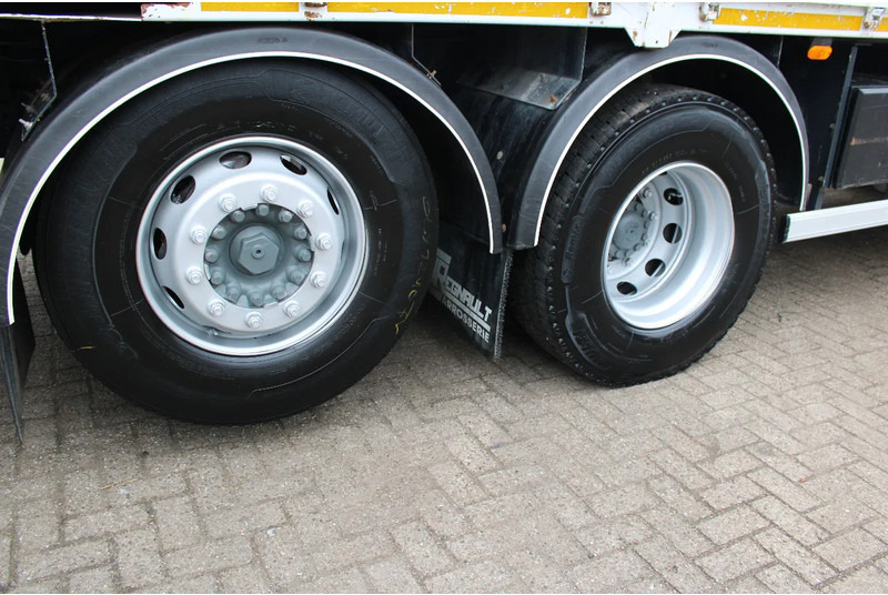 Photo d'intérieur 1: Camion grue Iveco Stralis 460 + PALFINGER PK23001EH + 6X2 steering + REMOTE + 131KM
