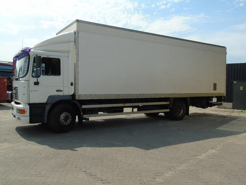 MAN L 220 + MANUAL + EURO 2 + DHOLLANDIA + 19T - Camion fourgon: photos 2 MAN L 220 + MANUAL + EURO 2 + DHOLLANDIA + 19T - Camion fourgon: photos 2