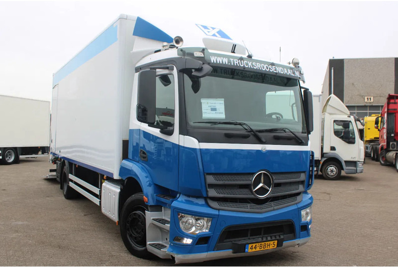 Mercedes-Benz Antos 360 + euro 6 + lift - Camion fourgon: photos 3 Mercedes-Benz Antos 360 + euro 6 + lift - Camion fourgon: photos 3