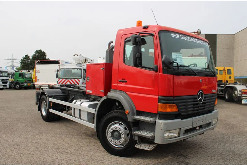 Mercedes-Benz Atego 1923 + HOOK SYSTEM + EURO 2 - Camion ampliroll: photos 3 Mercedes-Benz Atego 1923 + HOOK SYSTEM + EURO 2 - Camion ampliroll: photos 3