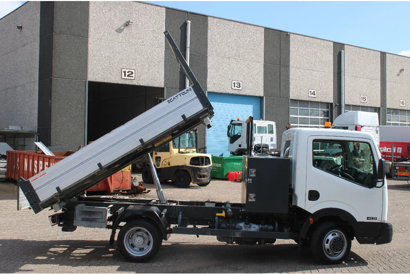 Nissan 45.13 + EURO 4 + KIPPER + MANUAL - Camion benne: photos 4 Nissan 45.13 + EURO 4 + KIPPER + MANUAL - Camion benne: photos 4