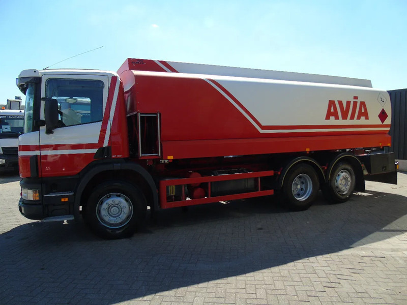 Scania 94 .310 +20.000liter + 6x2 + PUMP/METERS + manual + euro 2 - Camion citerne: photos 2 Scania 94 .310 +20.000liter + 6x2 + PUMP/METERS + manual + euro 2 - Camion citerne: photos 2