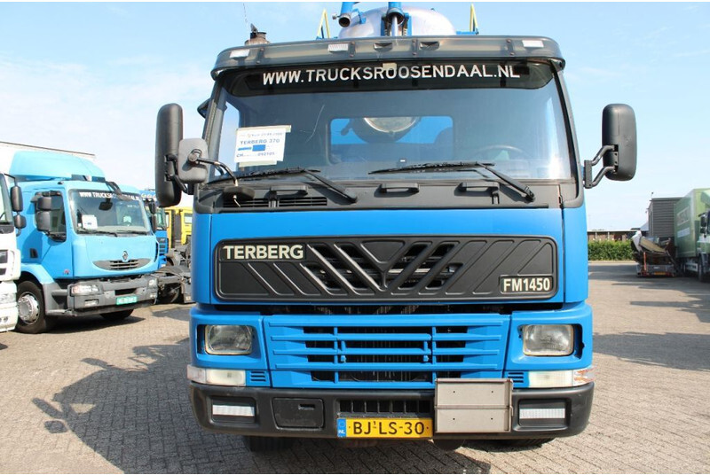 Terberg FM 1450 WITTIG VACUM SYSTEM + TIPPER + FULLY WORKING + EURO 2 + ADR + 11,34m3 - Camion hydrocureur: photos 3 Terberg FM 1450 WITTIG VACUM SYSTEM + TIPPER + FULLY WORKING + EURO 2 + ADR + 11,34m3 - Camion hydrocureur: photos 3