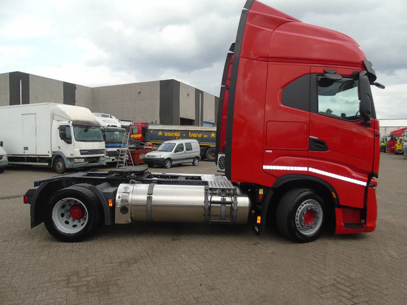 Iveco S-WAY 460 + LNG + 10 PIECES IN STOCK - Tracteur routier: photos 3 Iveco S-WAY 460 + LNG + 10 PIECES IN STOCK - Tracteur routier: photos 3