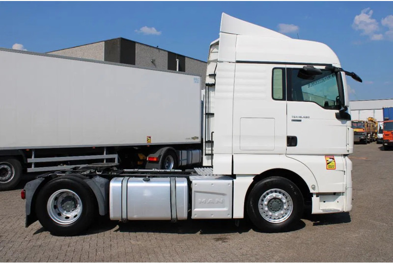 MAN TGX 18.480 + RETARDER + FULL OPTION + 4 PC IN STOCK + EURO 6 - Tracteur routier: photos 4 MAN TGX 18.480 + RETARDER + FULL OPTION + 4 PC IN STOCK + EURO 6 - Tracteur routier: photos 4